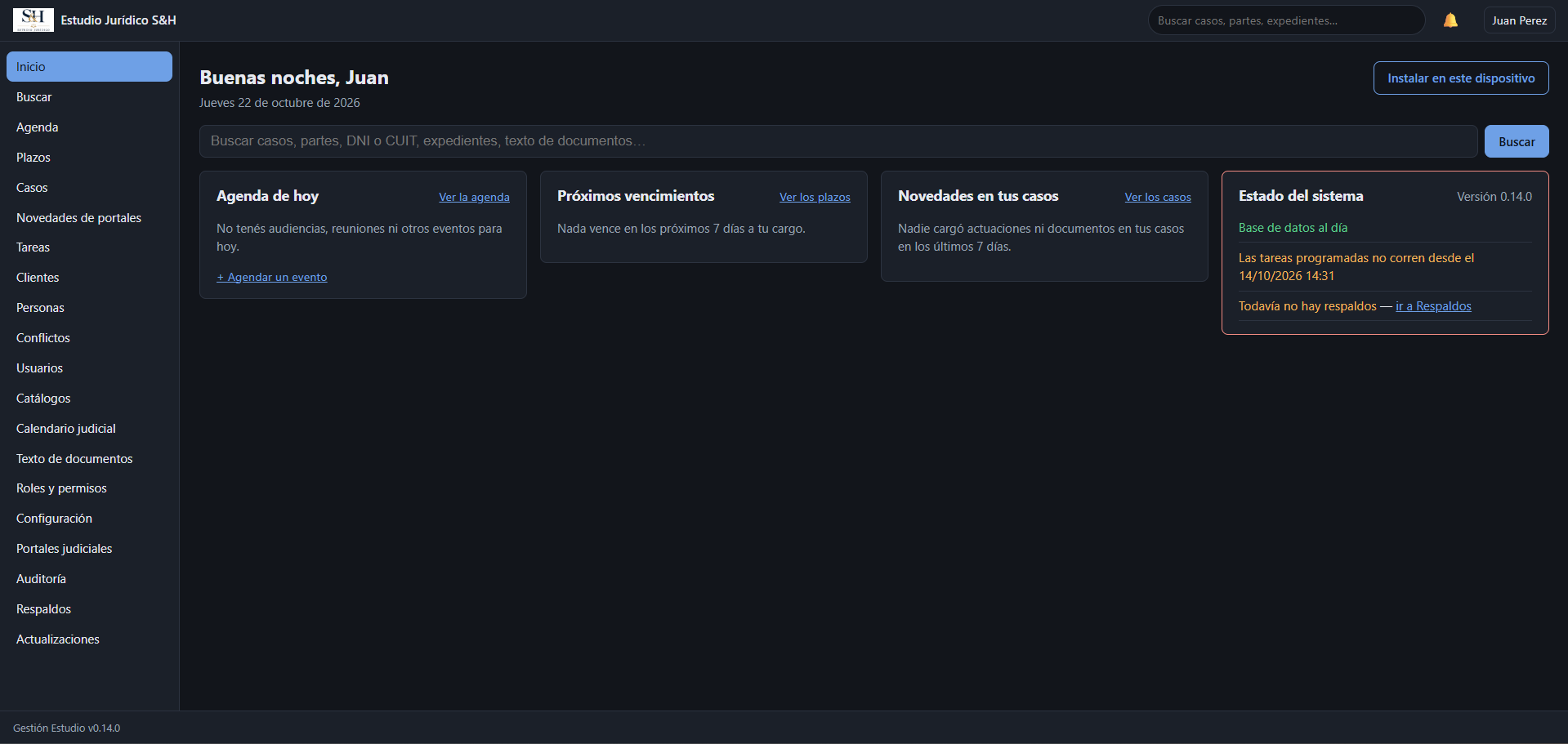 Pantalla de inicio del sistema del Estudio Jurídico S&H: menú de agenda, plazos, casos, clientes y conflictos, buscador de casos, partes y texto de documentos, y recuadros de agenda del día, próximos vencimientos y novedades